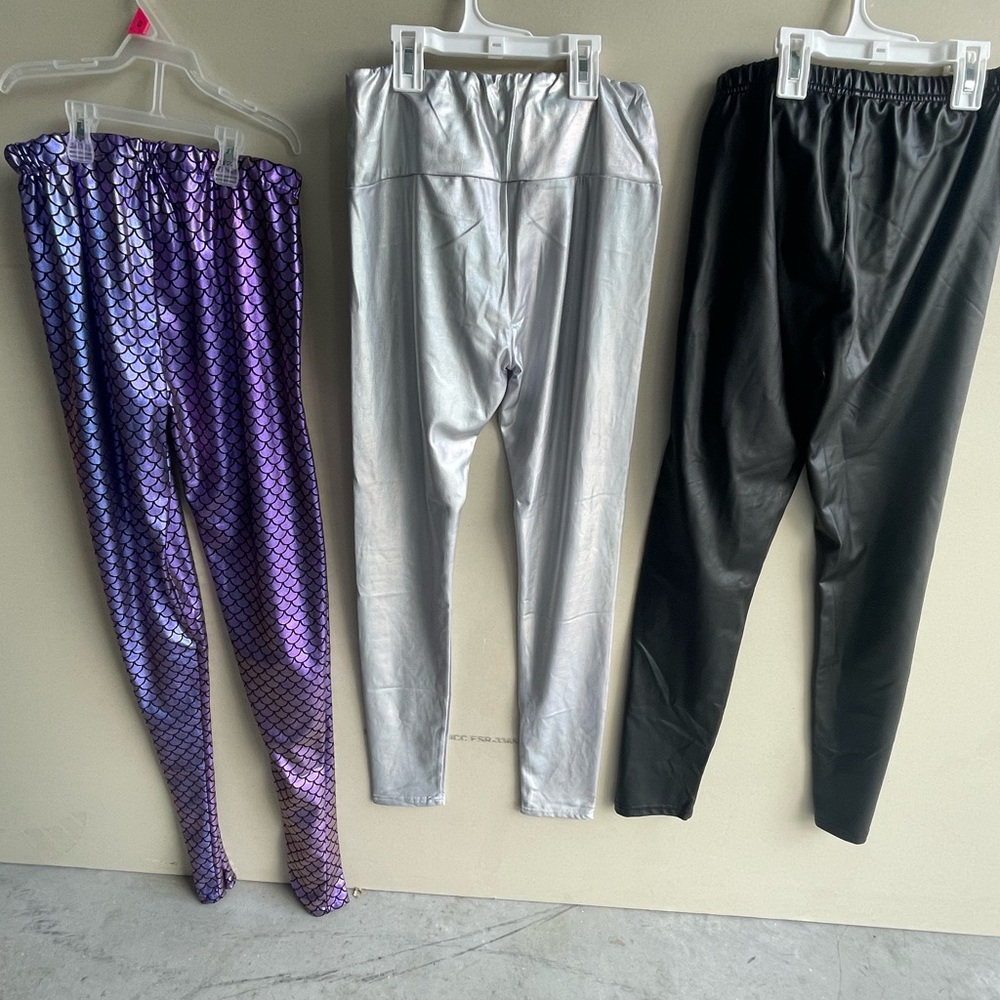 3 pairs of leggings